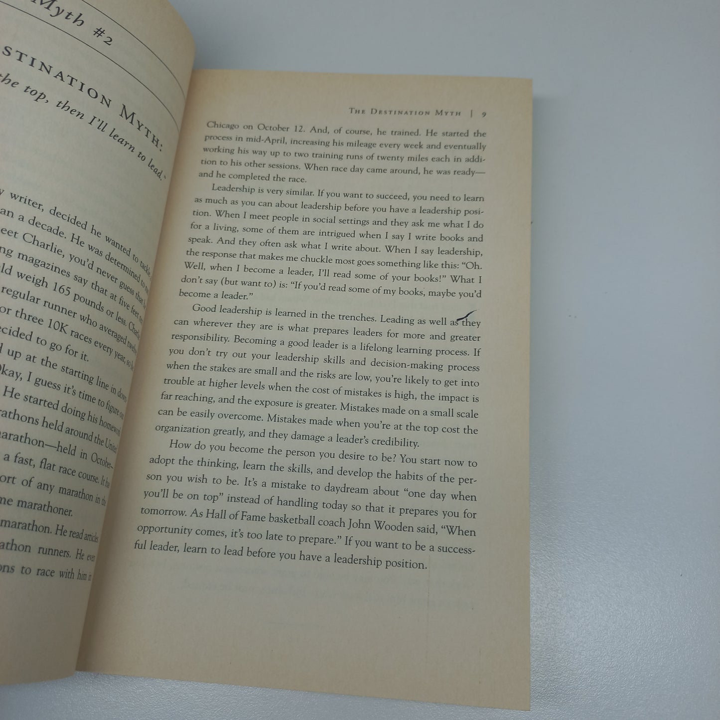 The 360° Leader: Developing Your Influence from Anywhere in the Organization by John C. Maxwell