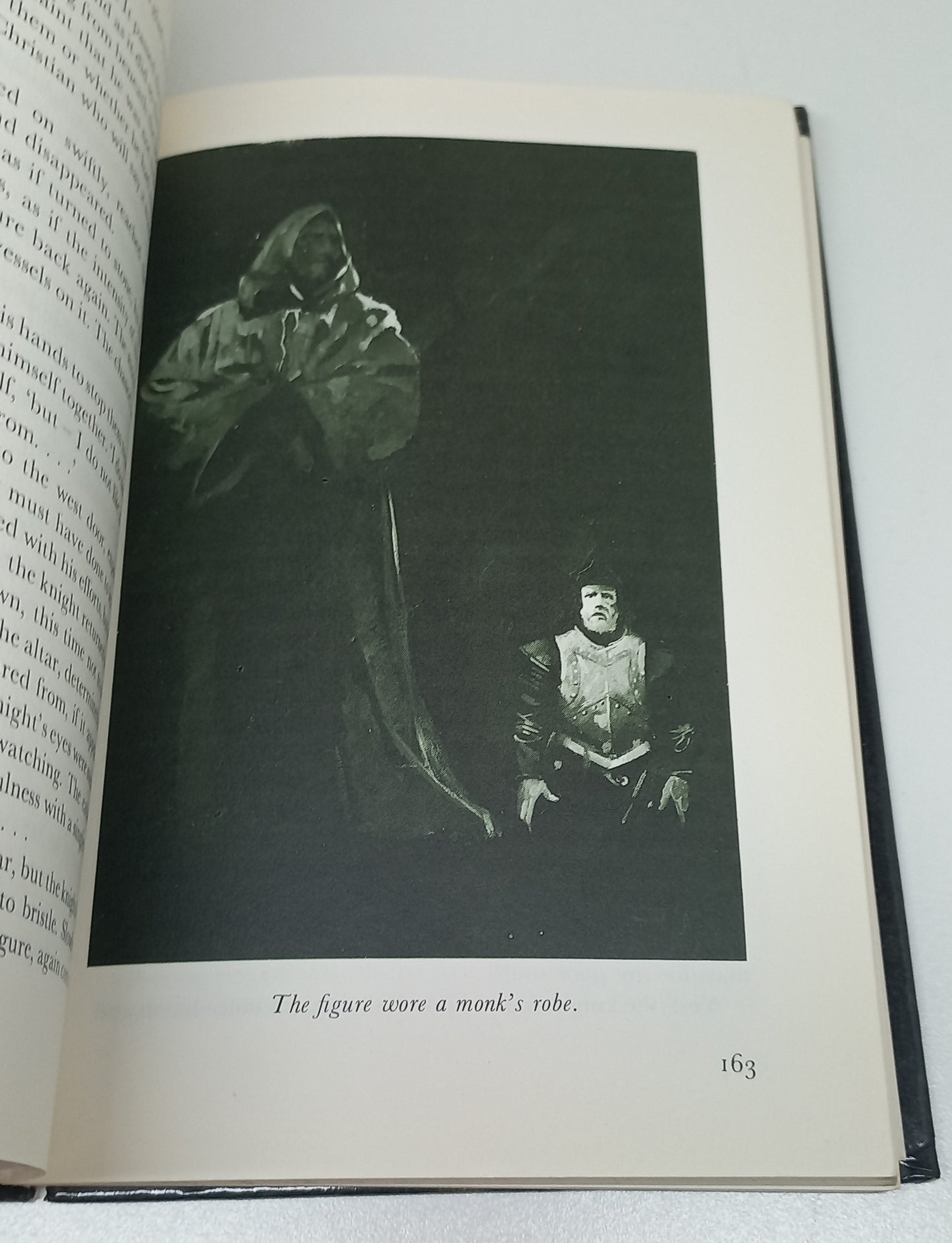 Haunting Stories of Ghosts and Ghouls by Geoffrey Palmer and Noel Lloyd