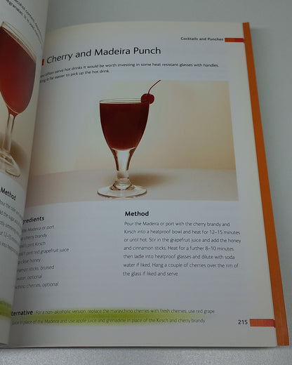 Smoothies & Juices: The Essential Recipe Handbook by Gina Steer (250 Healthy Recipes)