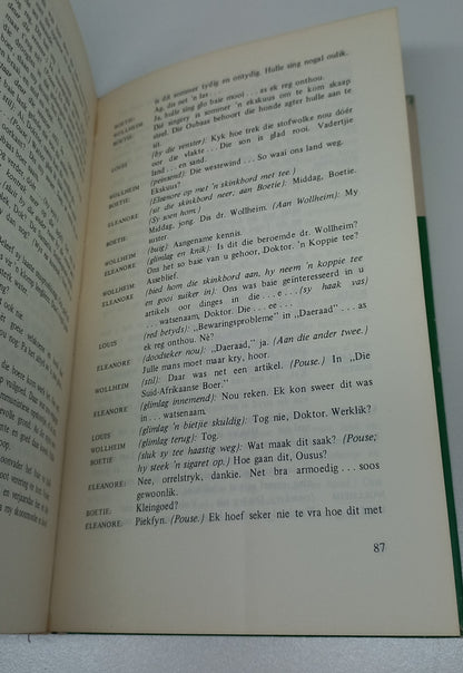 Vier Uitgesoekte Eenbedrywe: Met 'n Historiese oorsig Van die Afrikaanse Drama Deur Dr. F.C.L. Bosman