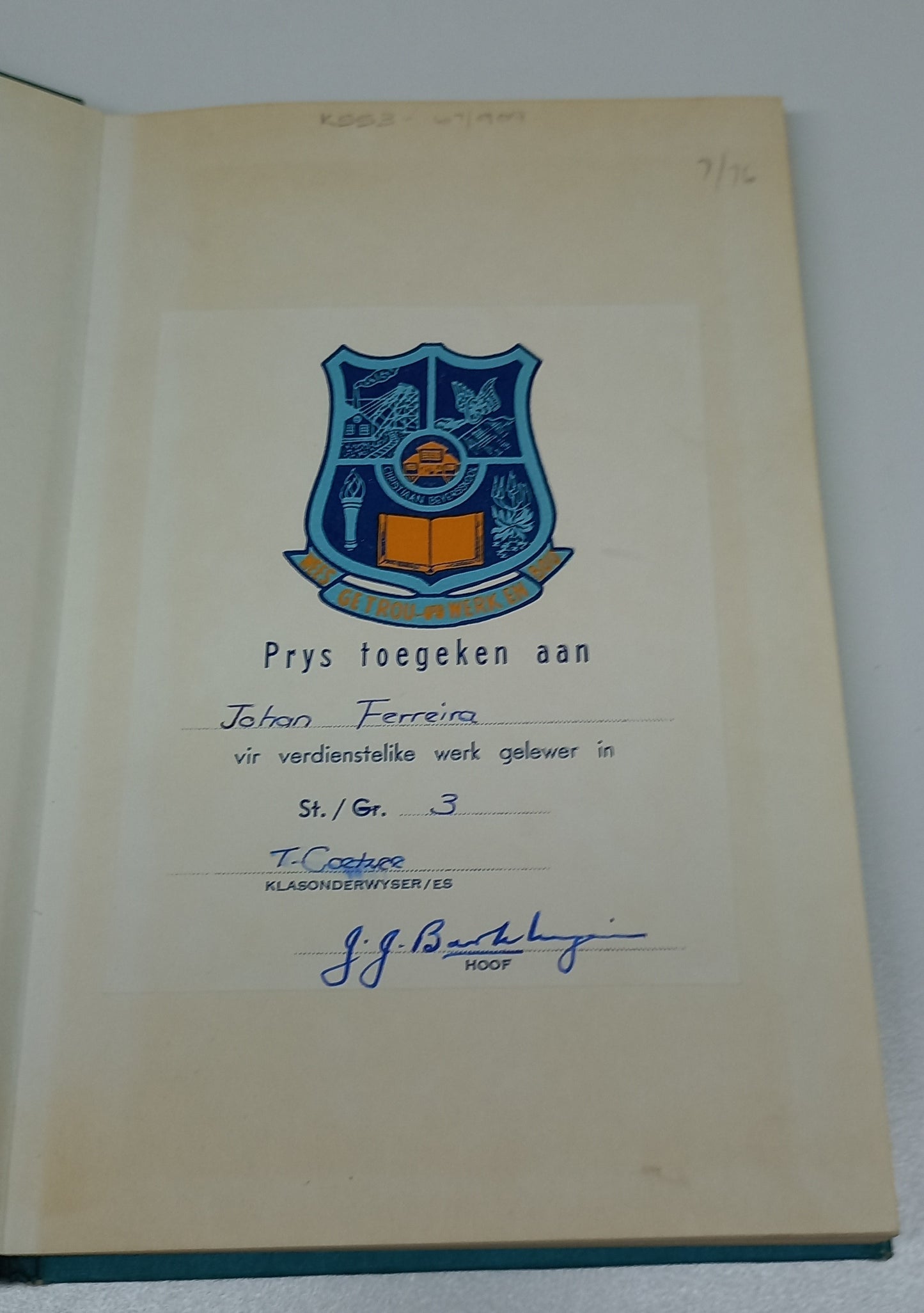 Miekel die Koerantjoggie by Hester Heese