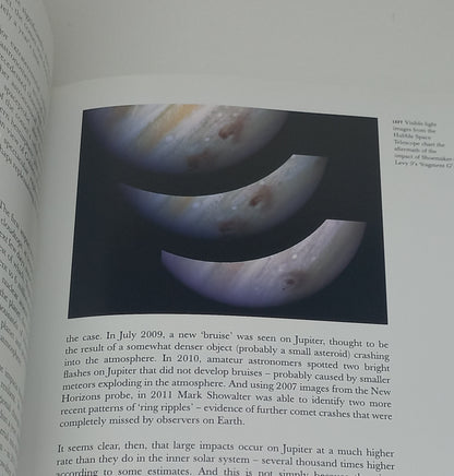 The Universe in 100 Key Discoveries by Giles  Sparrow