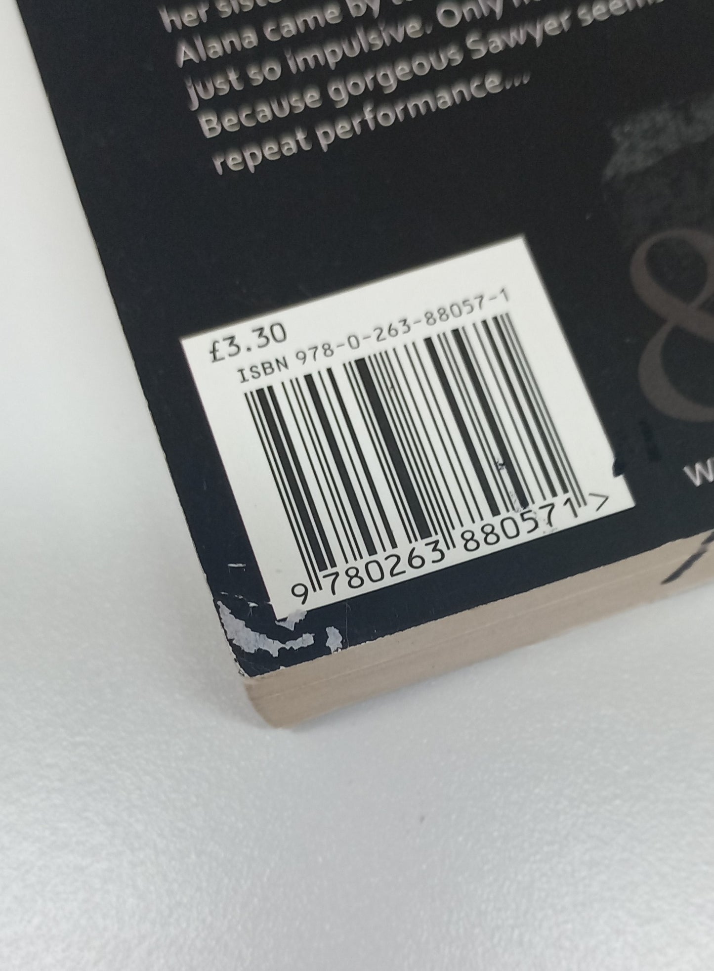 While She Was Sleeping... by Isabel Sharpe (Blaze, Mills & Boon)