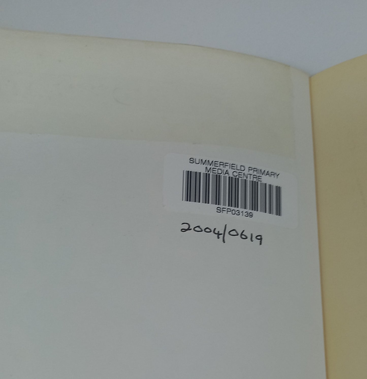 101 Things to Make: Textiles by Juliet Bawden (Former Library Book)