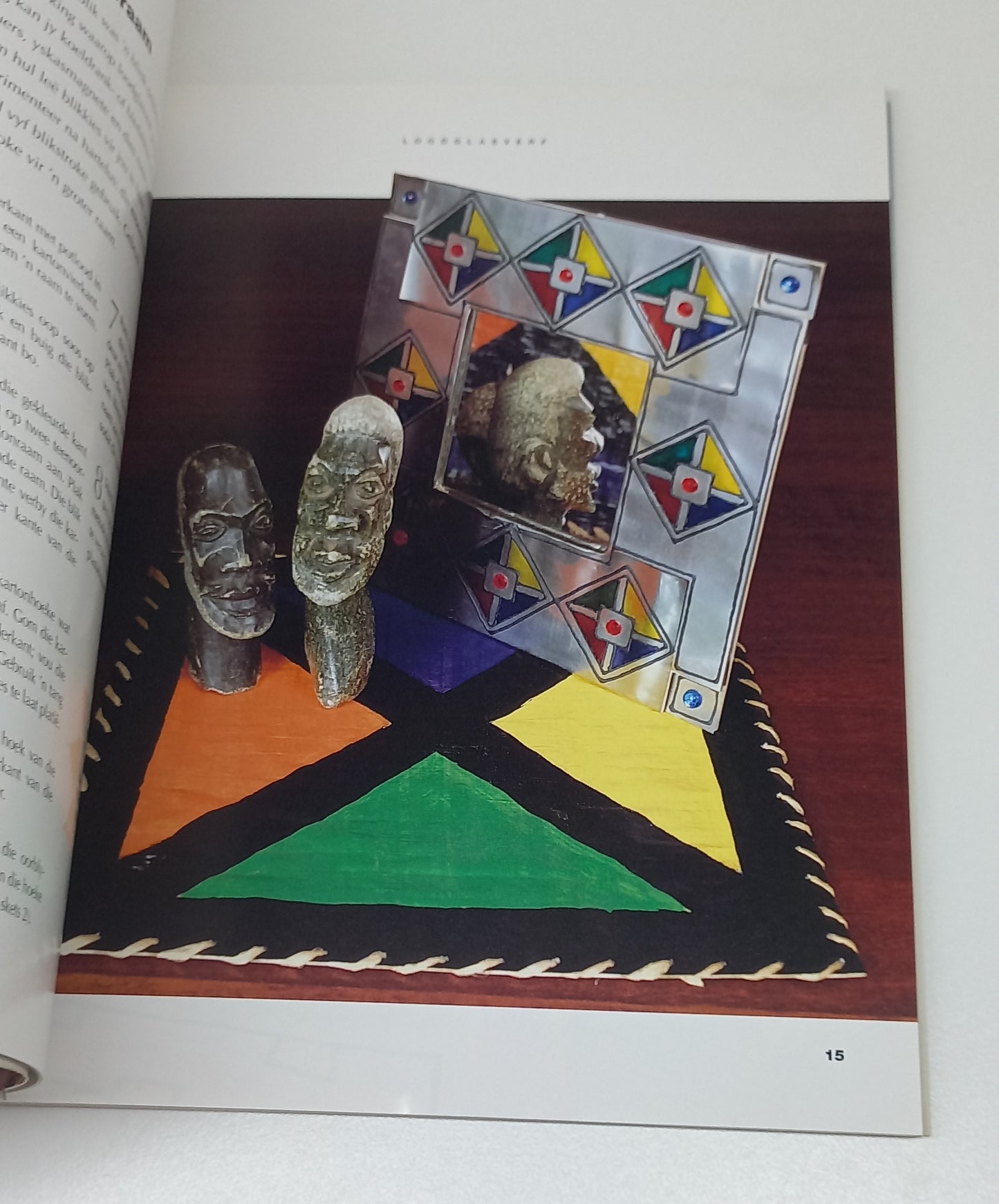 Verf Maklik en Mooi: Oorspronklike Projekte me Glas- en Materiaalverf by Zaresa Bosman