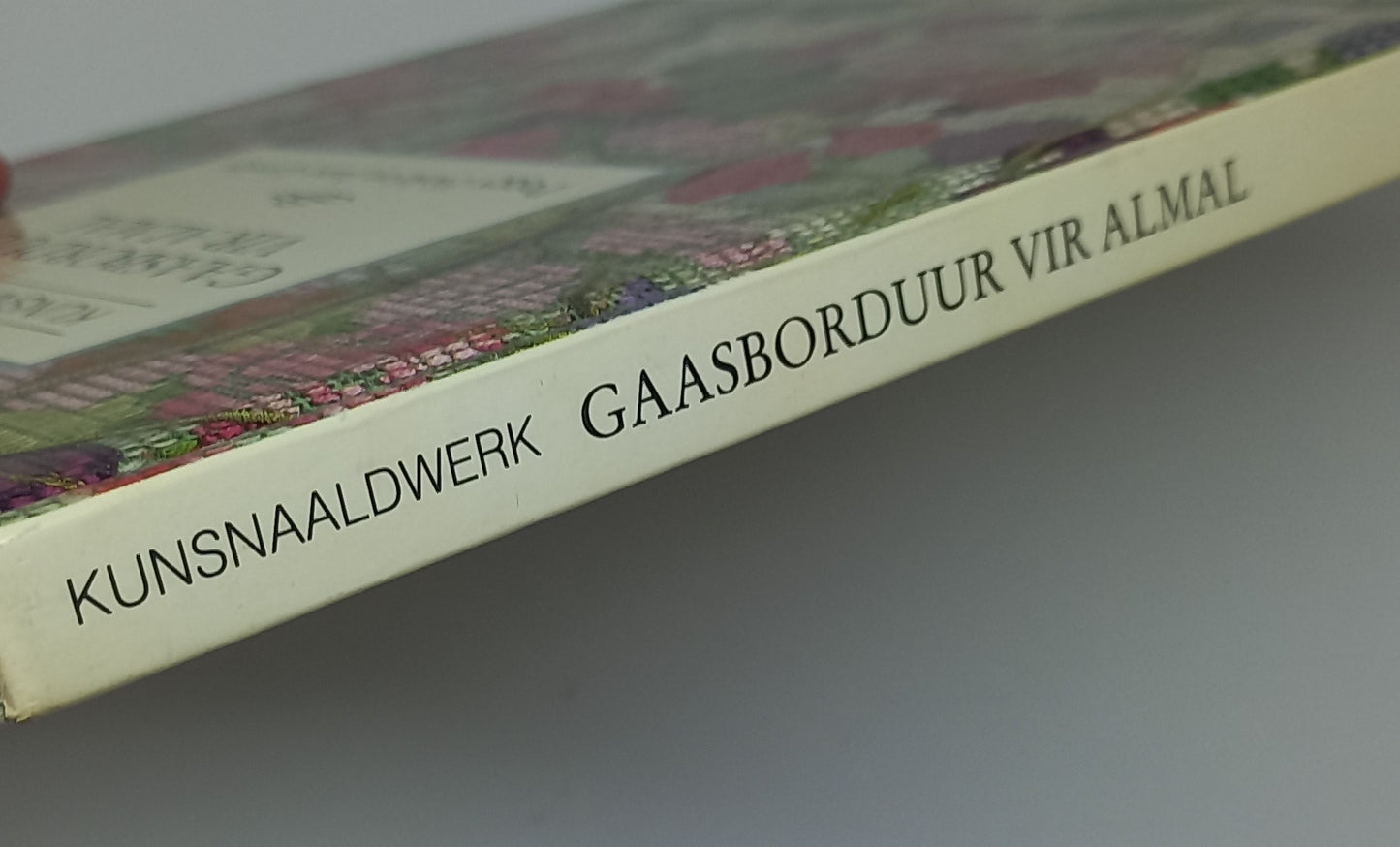 Gaasborduur Vir Almal Kunsnaaldwerk by Peggy Field & June Linsley
