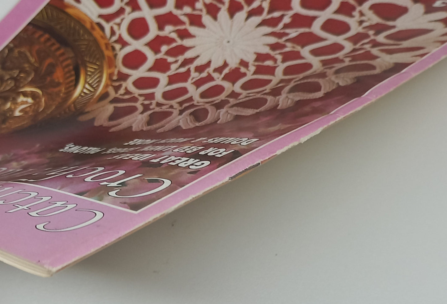 Catchy Crochet Ideas by the Book Company (MAGAZINE)