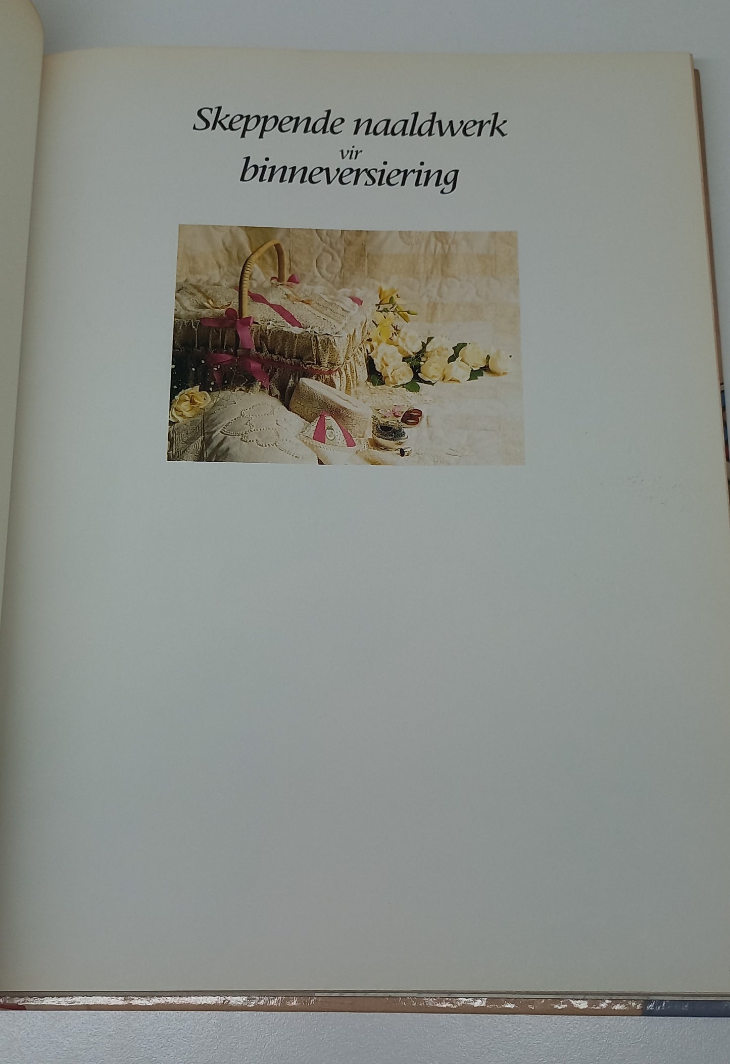 Skeppende Naaldwerk Vir Binneversiering by Martini Nel