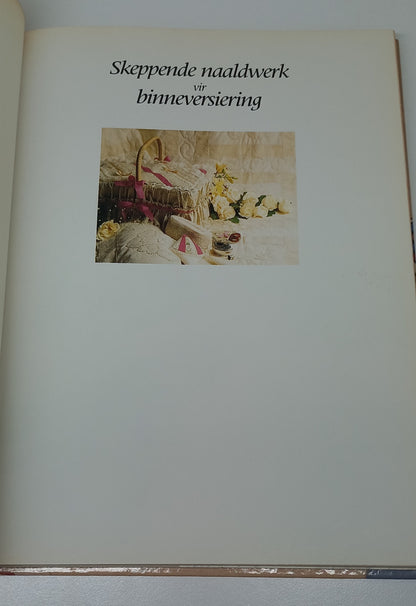 Skeppende Naaldwerk Vir Binneversiering by Martini Nel