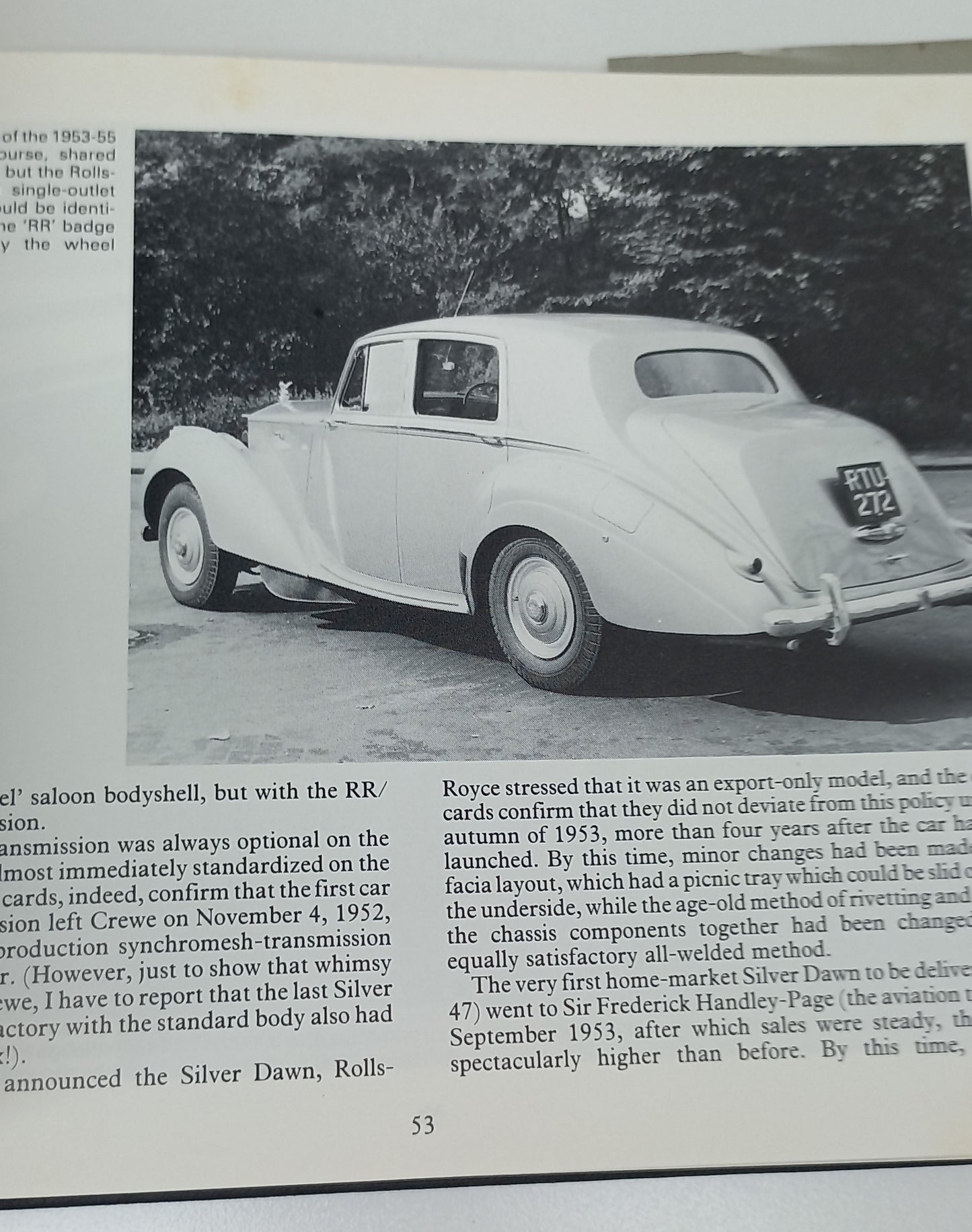 The Rolls-Royce And Bentley Volume 1: Standard Production Models 1945 - 1965 A Collector's Guide by Graham Robsom