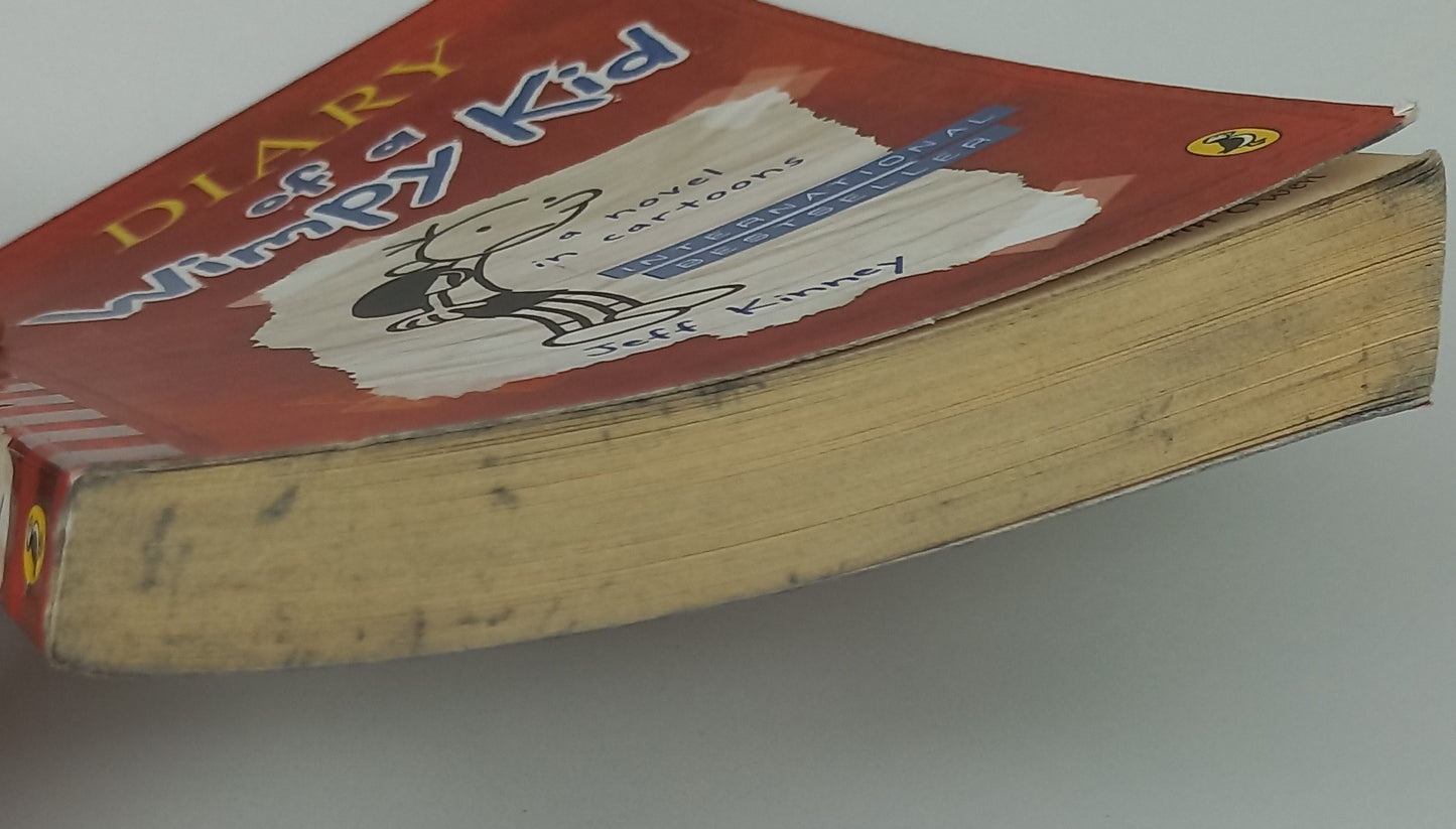 Diary of a Wimpy Kid by Jeff Kinney (Diary of a Wimpy Kid #1)