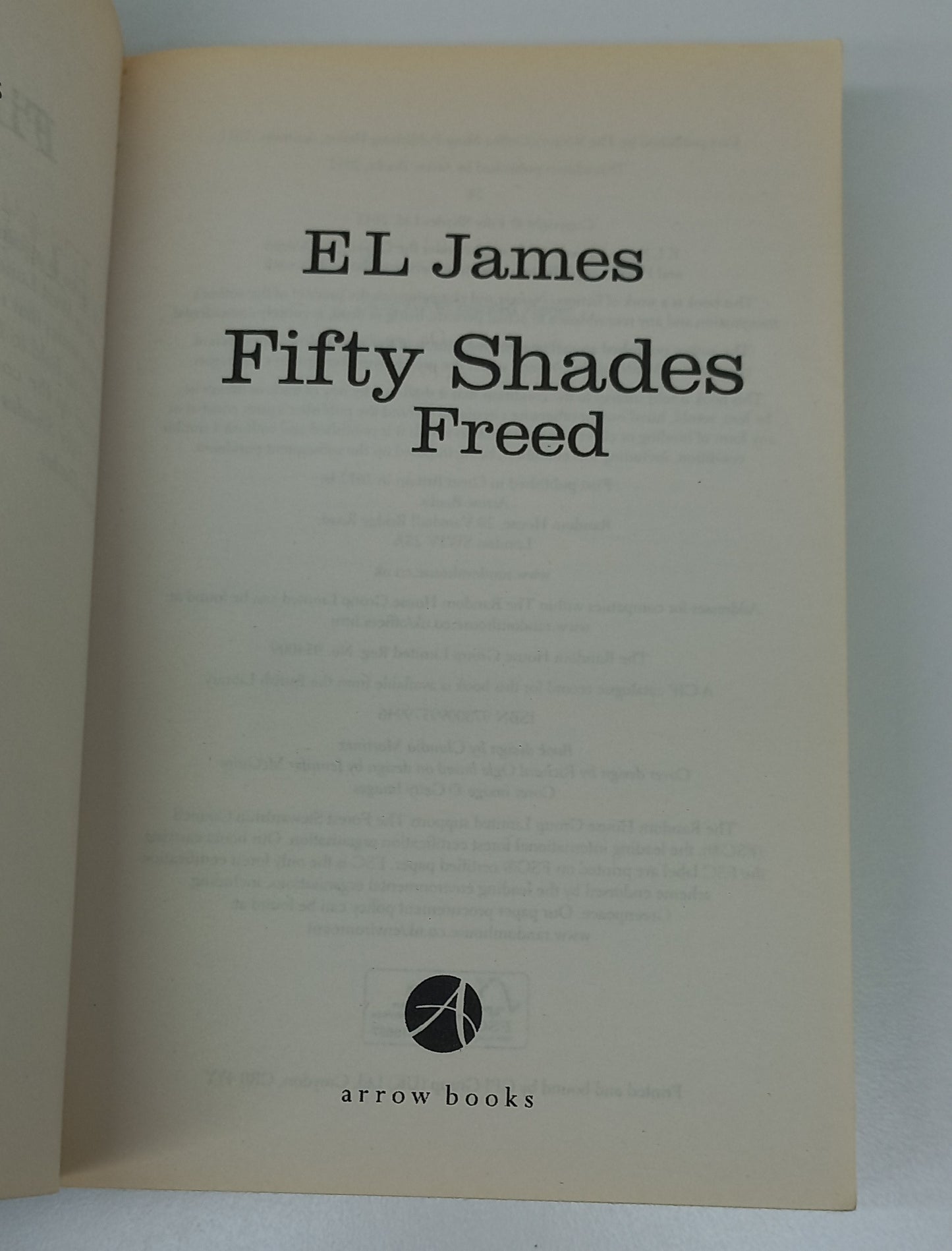 Fifty Shades Freed by E.L. James (Fifty Shades #3)