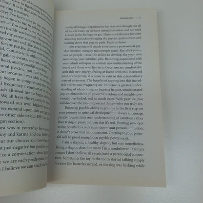 Psychic Abilities For Beginners: Awaken Your Intuitive Senses by Melanie Barnum