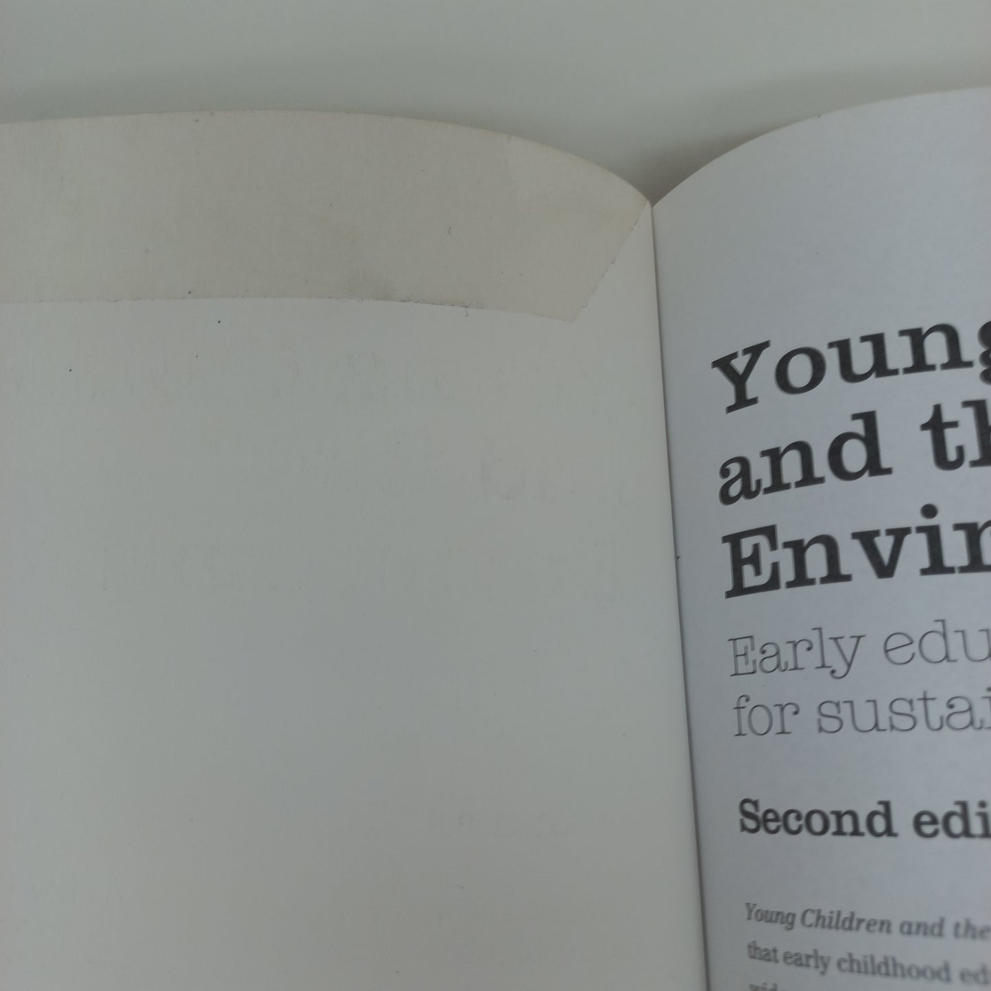 Young Children and the Environment: Early Education for Sustainability Second Edition by Julie M. Davis 2015