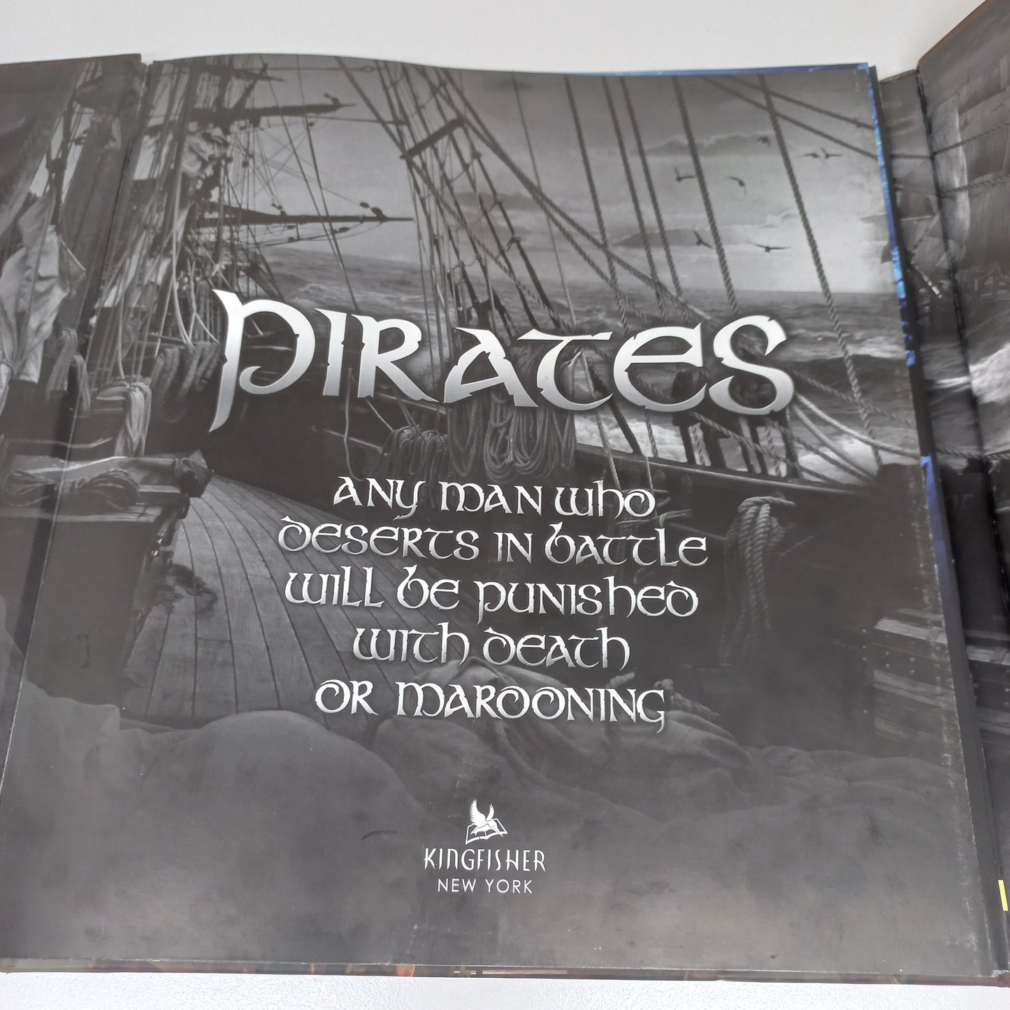 Versus: Pirates vs Pirates by Richard Platt