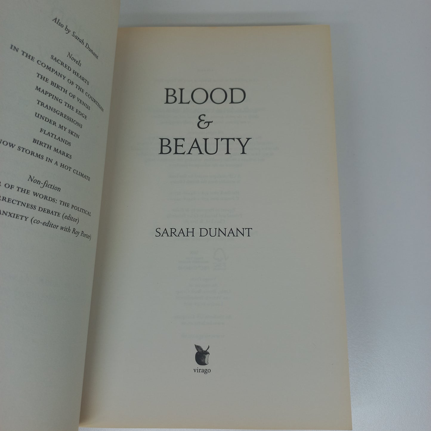 Blood & Beauty by Sarah Dunant (The Borgias #1)