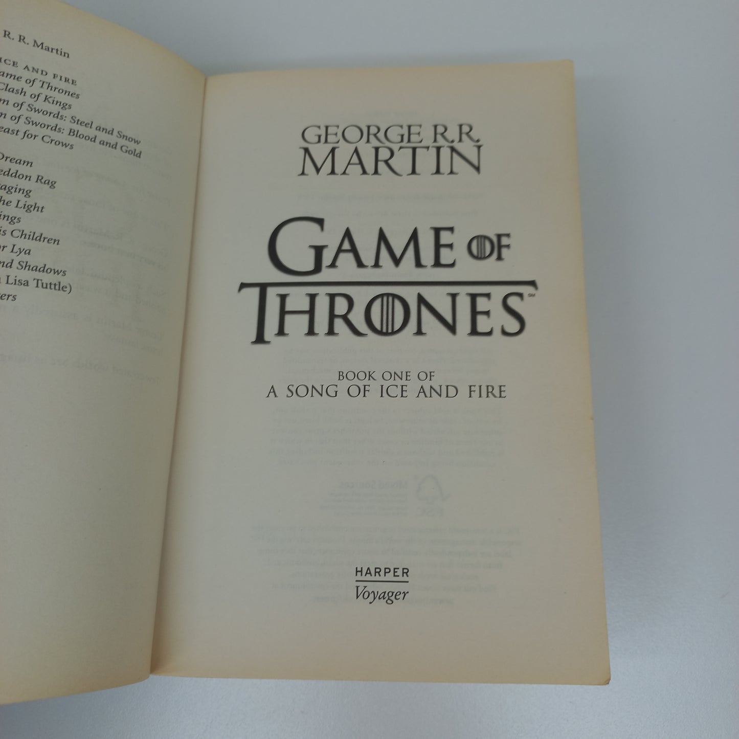 Game of Thrones by George R.R. Martin (A Song of Fire & Ice #1)