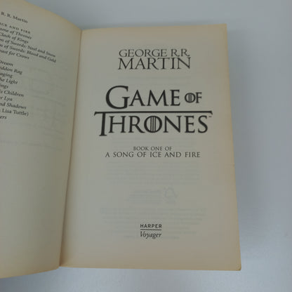Game of Thrones by George R.R. Martin (A Song of Fire & Ice #1)