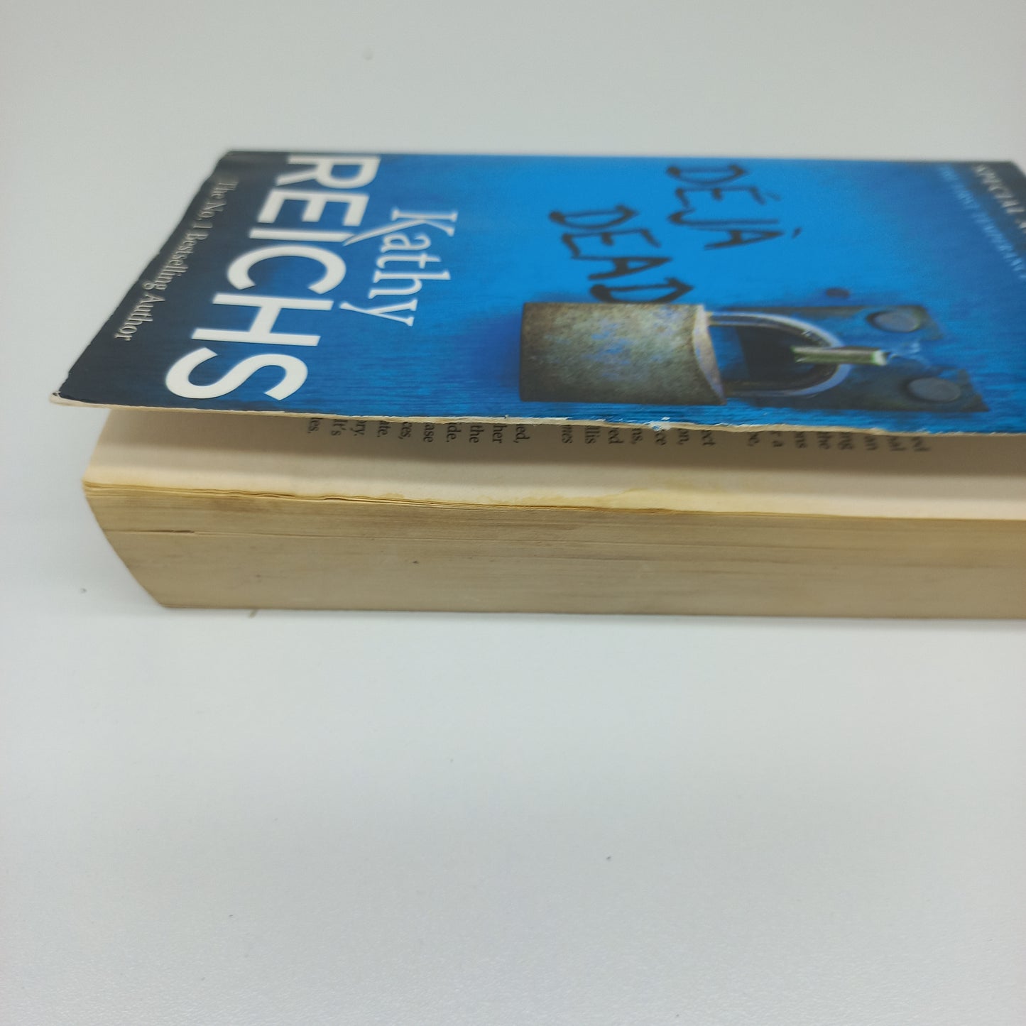 Deja Dead by Kathy Reichs (Temperance Brennan #1)