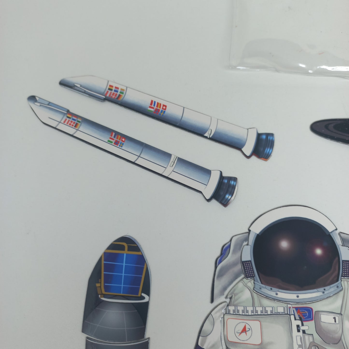 A Journey Into Space: A 96-pages Educational Guide That Tells You Everything You Wanted to Know About Space AUZOU New Edition