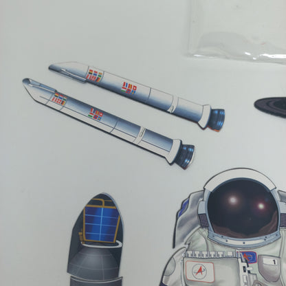 A Journey Into Space: A 96-pages Educational Guide That Tells You Everything You Wanted to Know About Space AUZOU New Edition