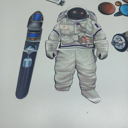 A Journey Into Space: A 96-pages Educational Guide That Tells You Everything You Wanted to Know About Space AUZOU New Edition