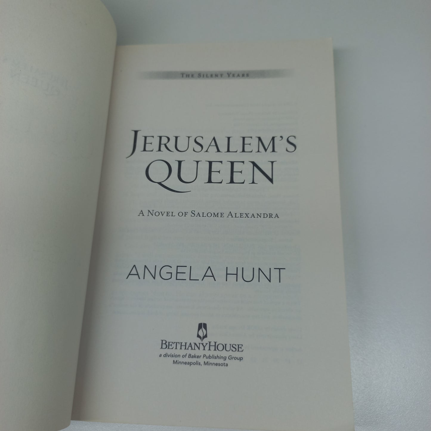 Jerusalem's Queen by Angela Hunt (The Silent Years #3)