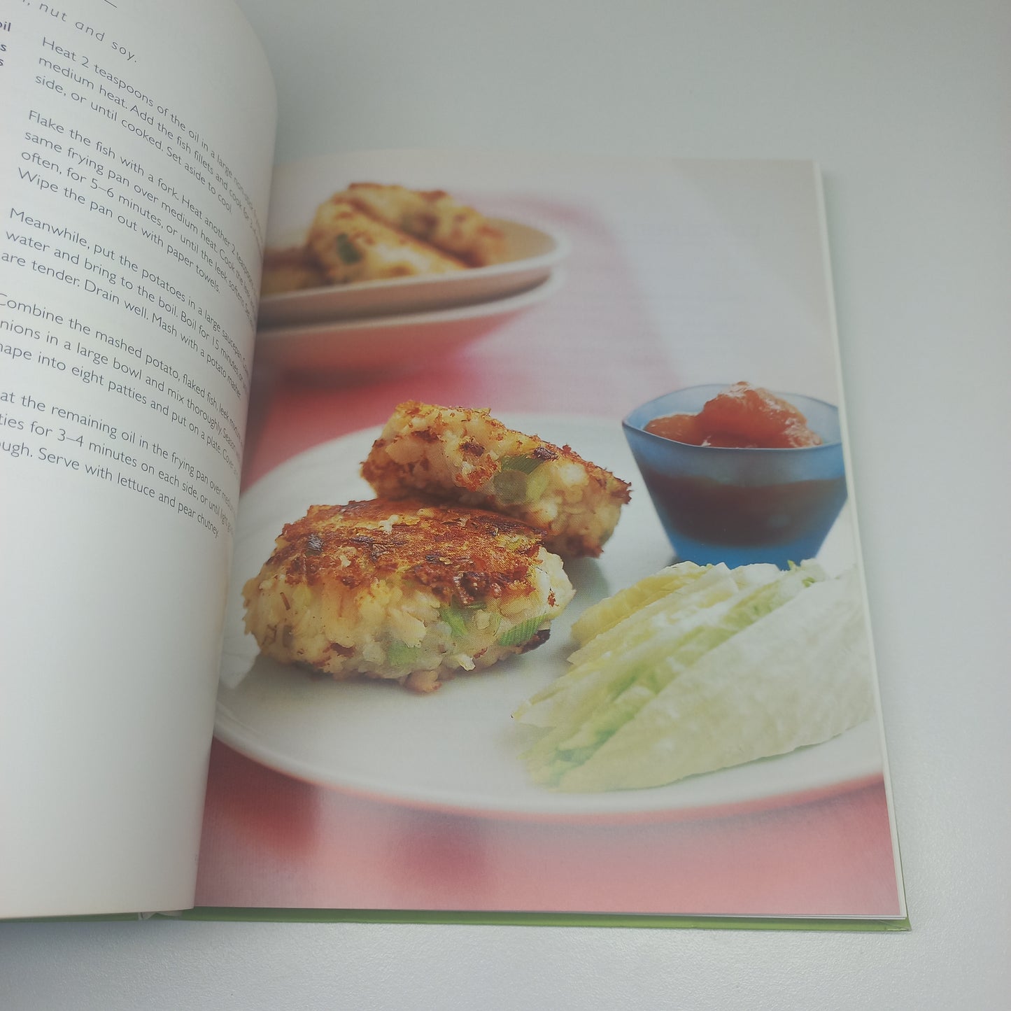 Friendly Food: The Essential Guide to Avoiding Allergies, Additives and problem Chemicals by Anne Swain