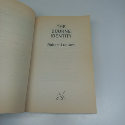 The Bourne Identity by Robert Ludlum (Jason Bourne #1)