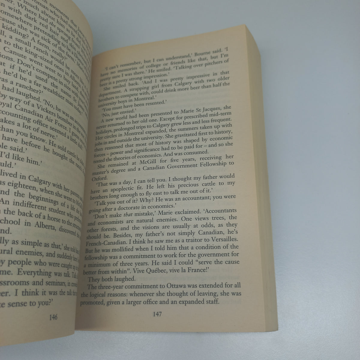 The Bourne Identity by Robert Ludlum (Jason Bourne #1)