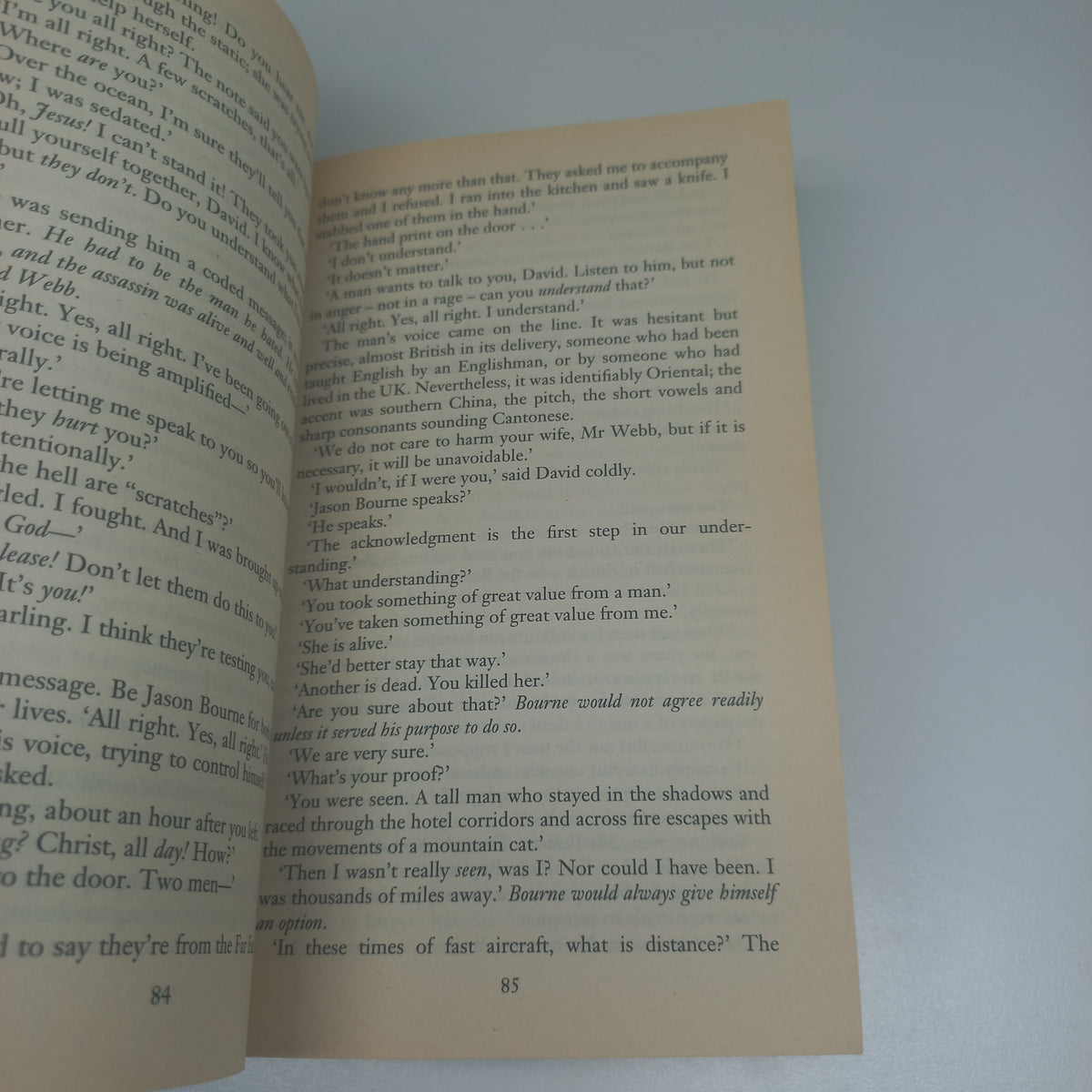 The Bourne Supremacy by Robert Ludlum (Jason Bourne #2)