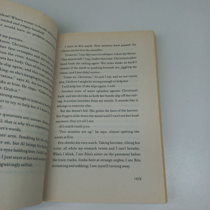 Divergent by Veronica Roth (Divergent #1)