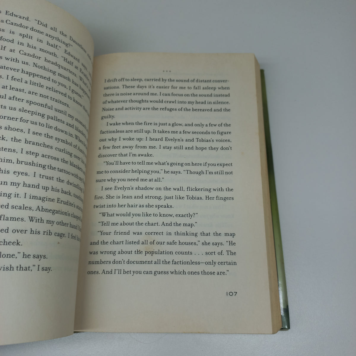 Insurgent by Veronica Roth (Divergent #2)